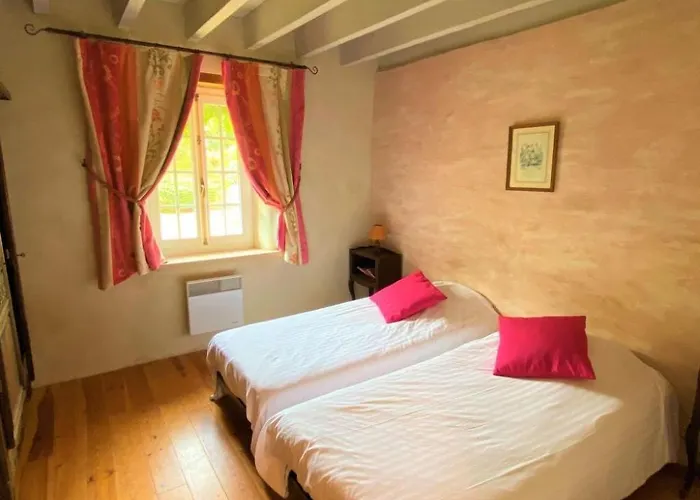 Semesterbostad Le Domaine Des Roseraies- Maupassant By Interhome Monfréville