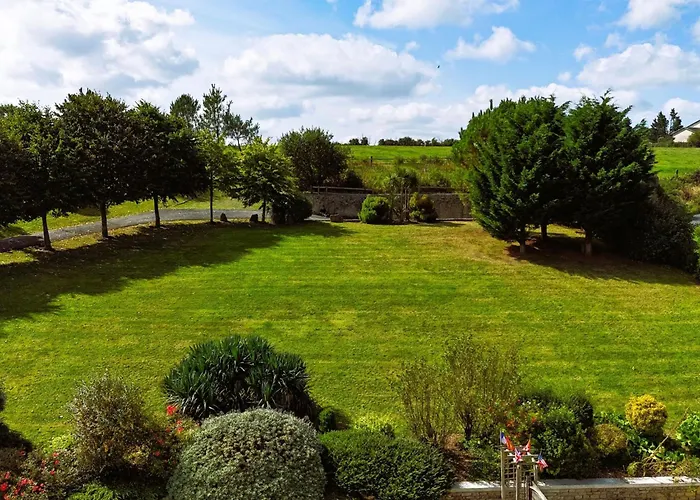 Semesterbostad Le Domaine Des Roseraies- Maupassant By Interhome *